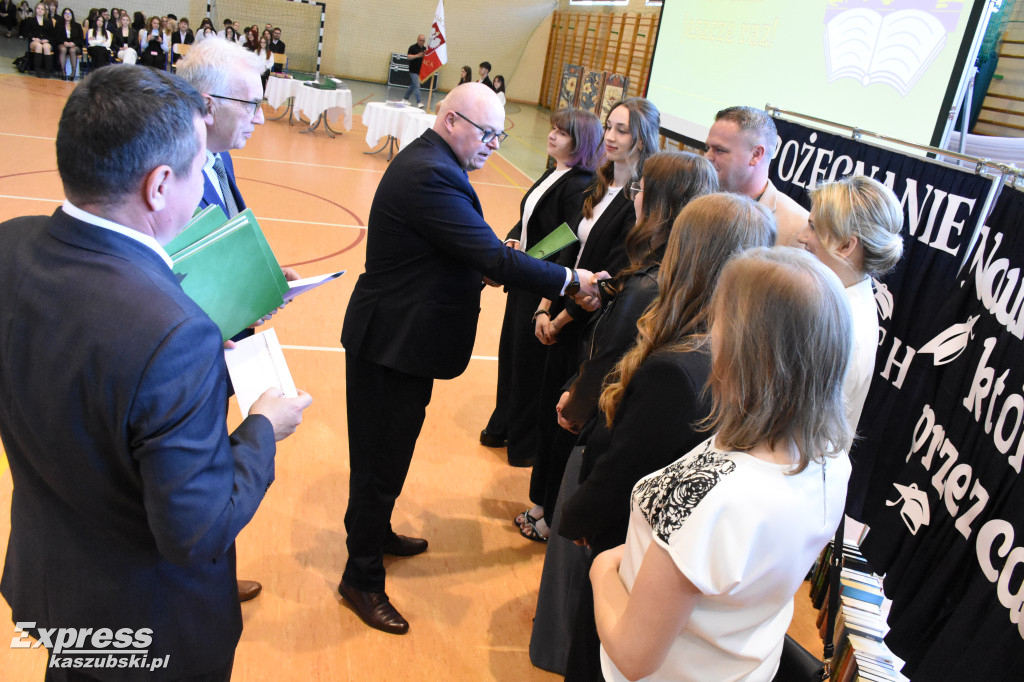 Pożegnanie maturzystów PZS w Sierakowicach