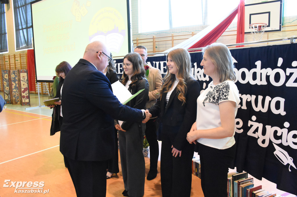 Pożegnanie maturzystów PZS w Sierakowicach