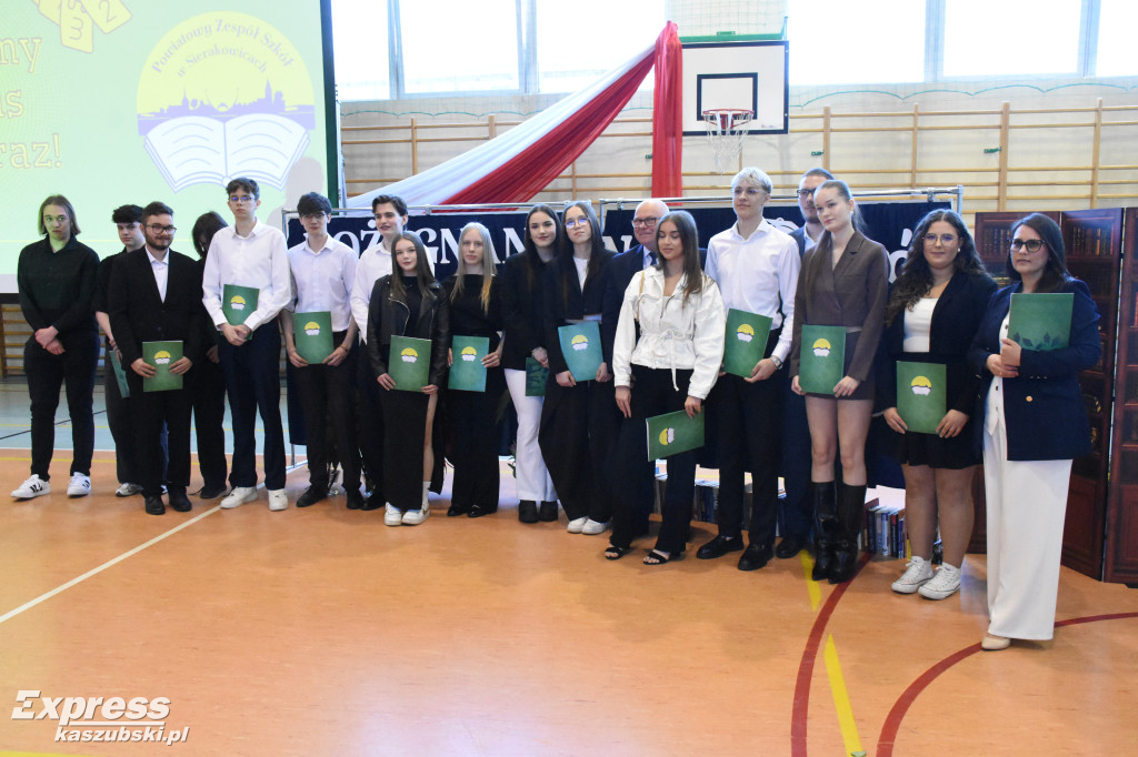 Pożegnanie maturzystów PZS w Sierakowicach