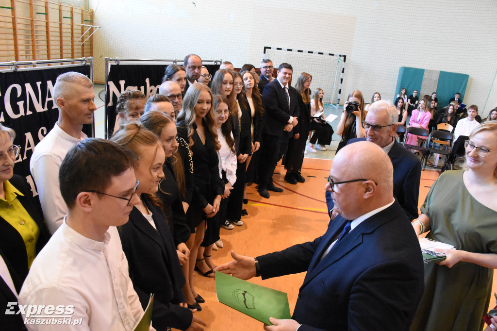 Pożegnanie maturzystów PZS w Sierakowicach