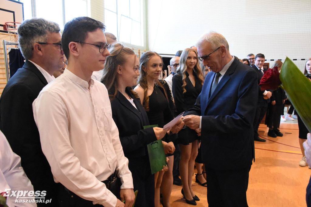 Pożegnanie maturzystów PZS w Sierakowicach