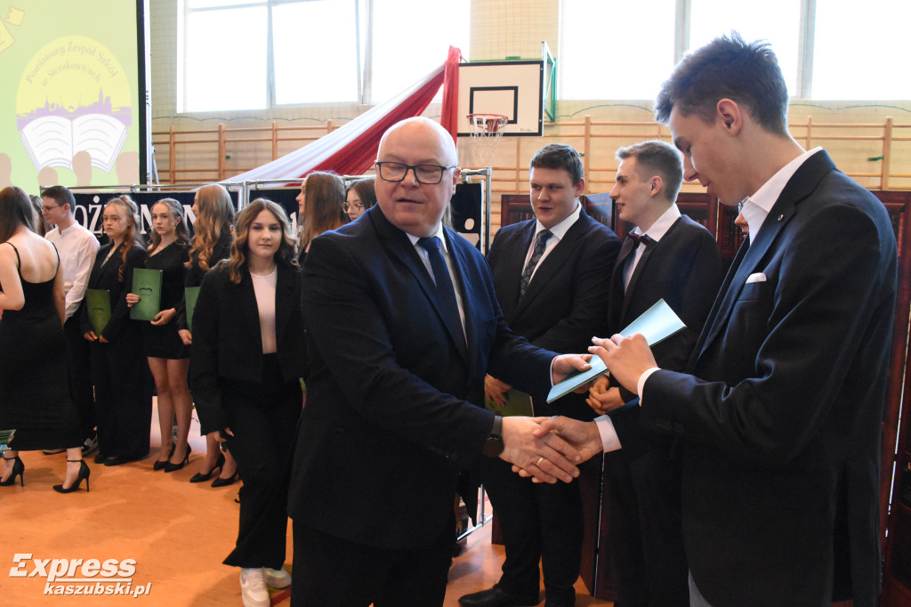 Pożegnanie maturzystów PZS w Sierakowicach