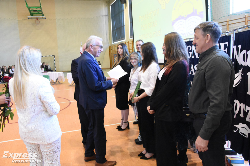 Pożegnanie maturzystów PZS w Sierakowicach