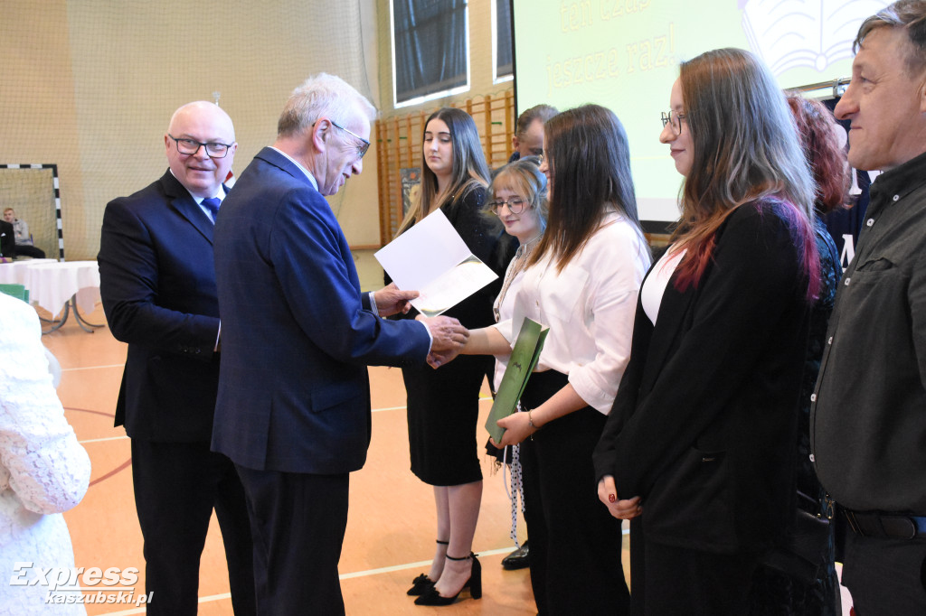 Pożegnanie maturzystów PZS w Sierakowicach