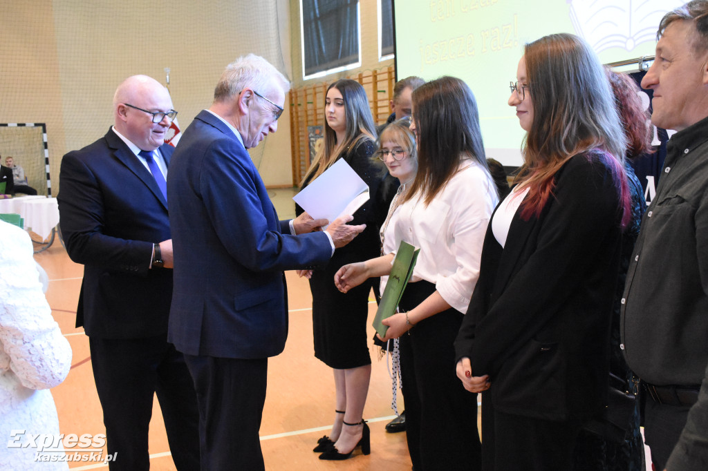 Pożegnanie maturzystów PZS w Sierakowicach