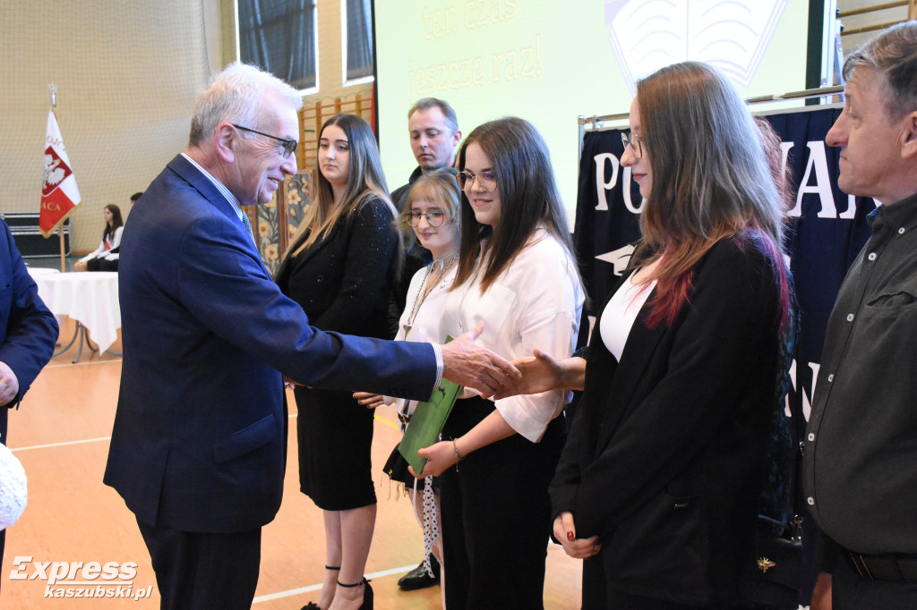 Pożegnanie maturzystów PZS w Sierakowicach