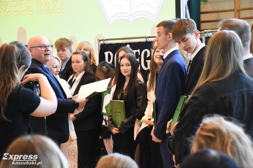 Pożegnanie maturzystów PZS w Sierakowicach