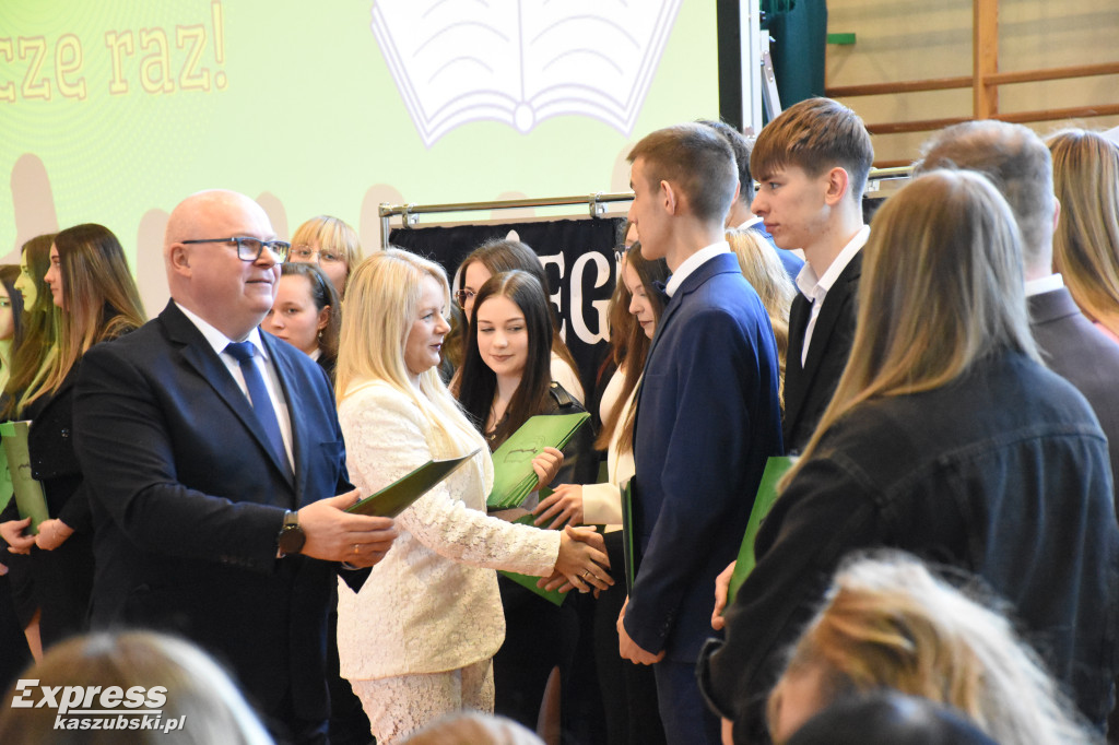 Pożegnanie maturzystów PZS w Sierakowicach