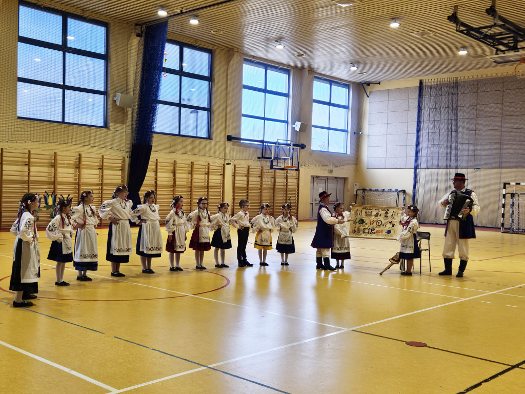 Powiatowy Konkurs Kaszubskich Zespołów Wokalno-Tanecznych w Baninie