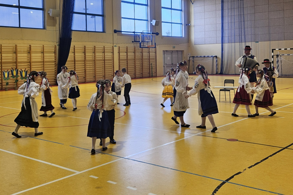 Powiatowy Konkurs Kaszubskich Zespołów Wokalno-Tanecznych w Baninie