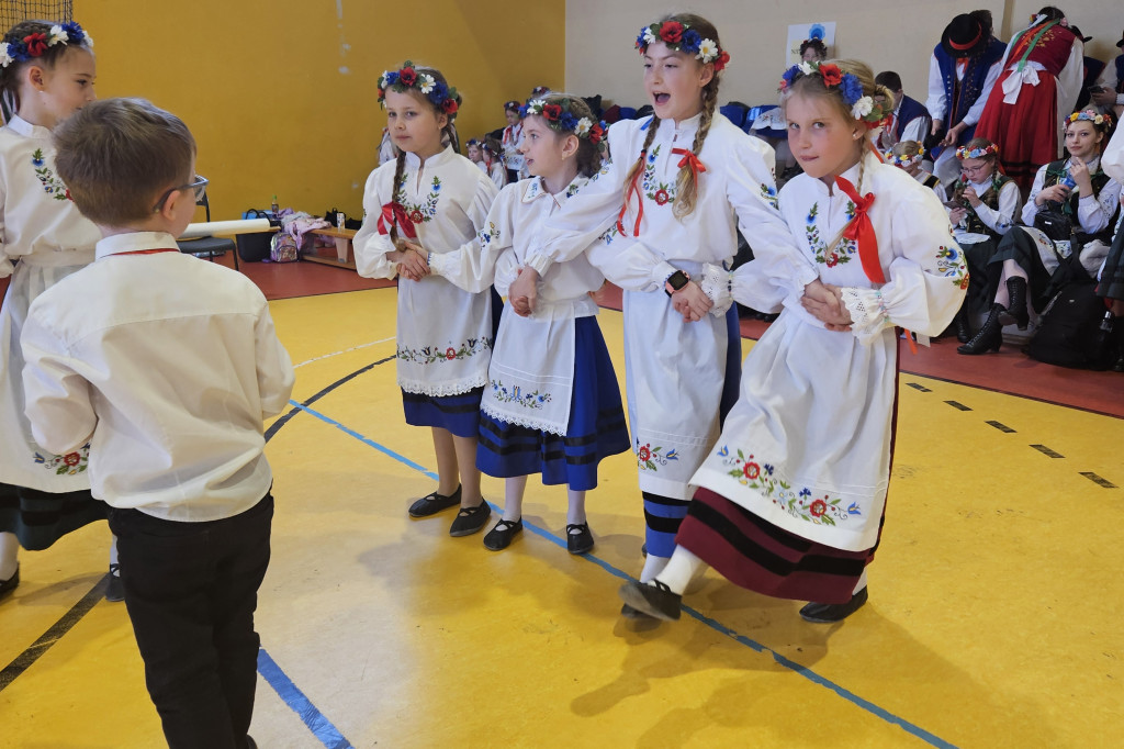 Powiatowy Konkurs Kaszubskich Zespołów Wokalno-Tanecznych w Baninie