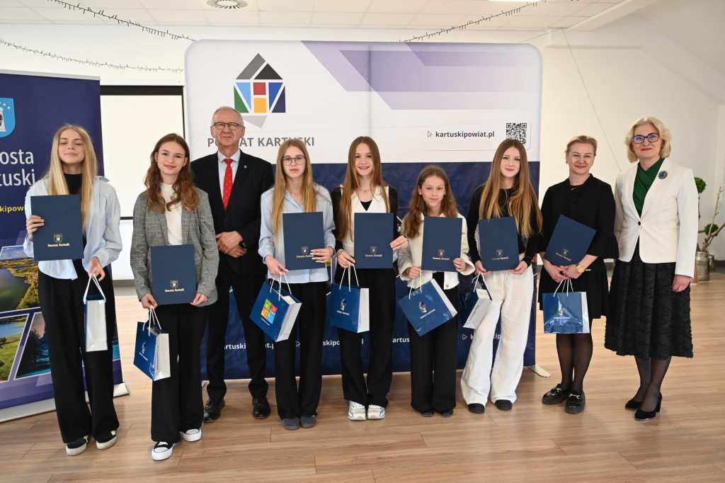 Wręczenie sportowcom stypendiów