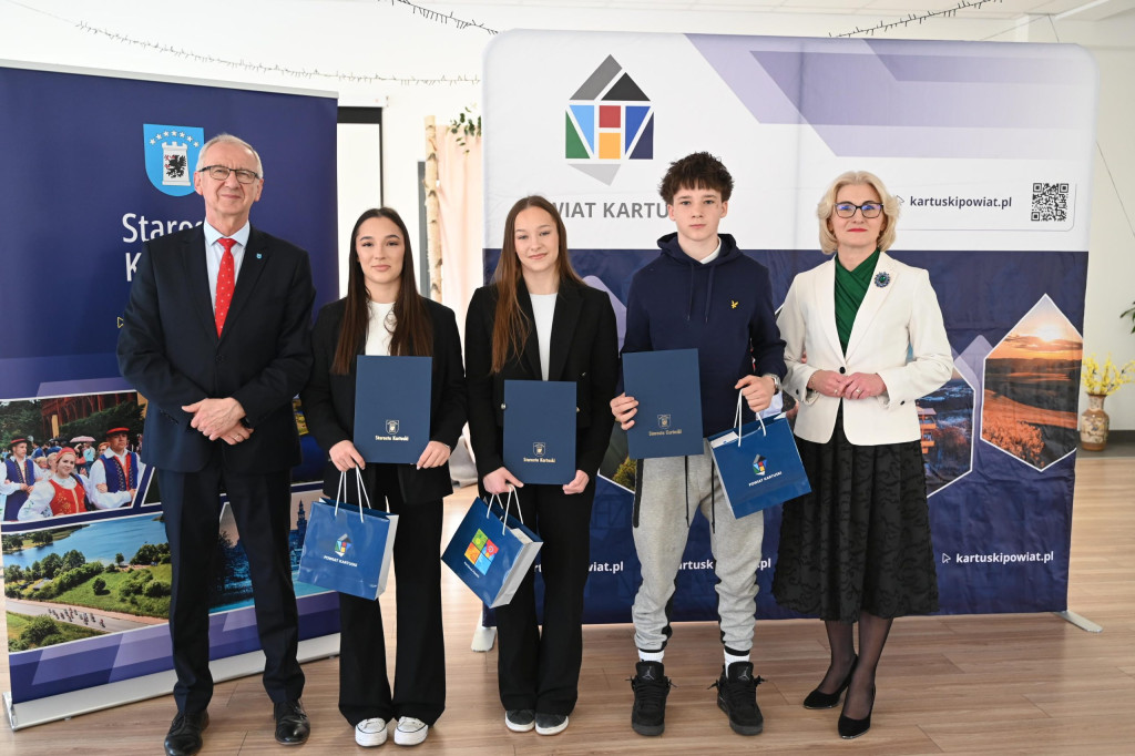 Wręczenie sportowcom stypendiów