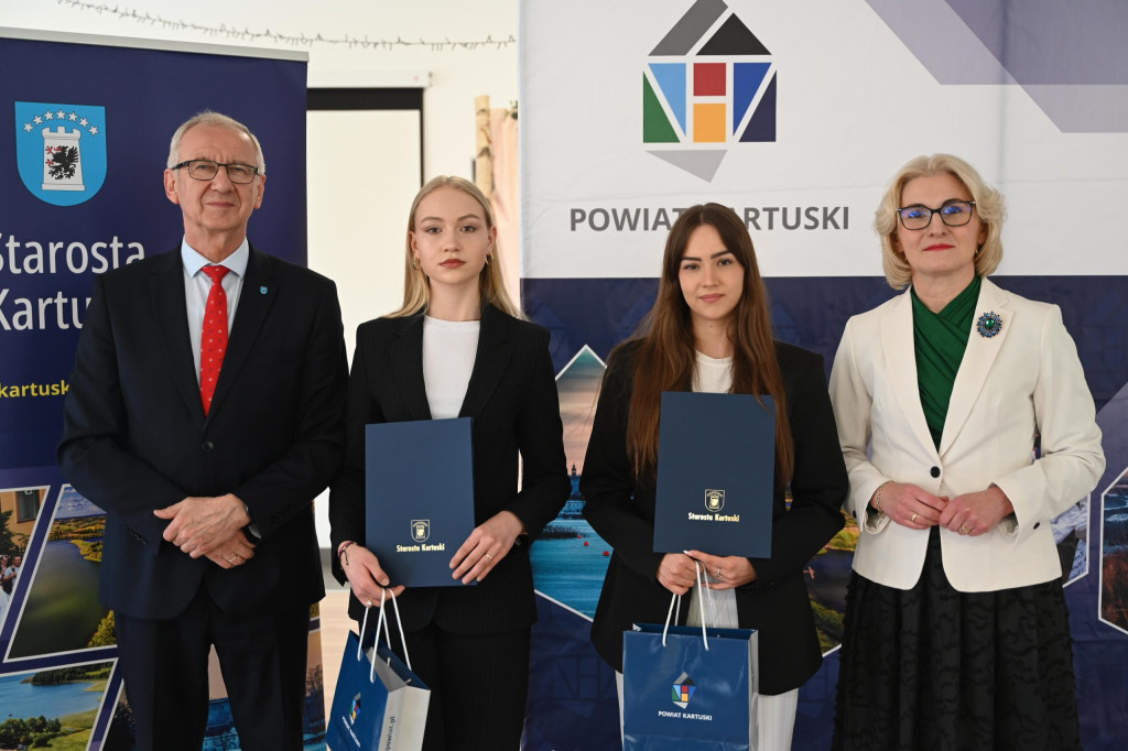 Wręczenie sportowcom stypendiów