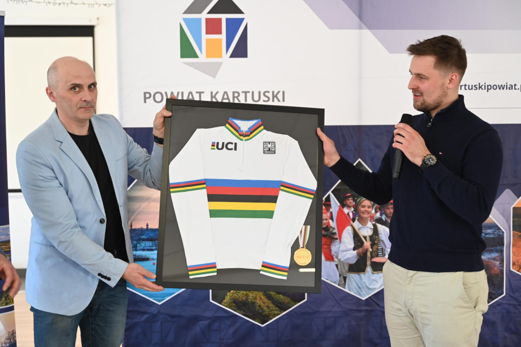 Wręczenie sportowcom stypendiów