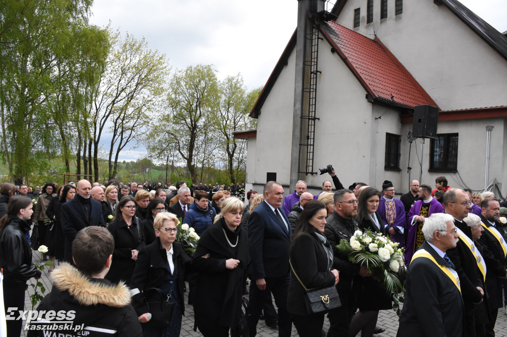 Pogrzeb wieloletniego proboszcza parafii w Miechucinie