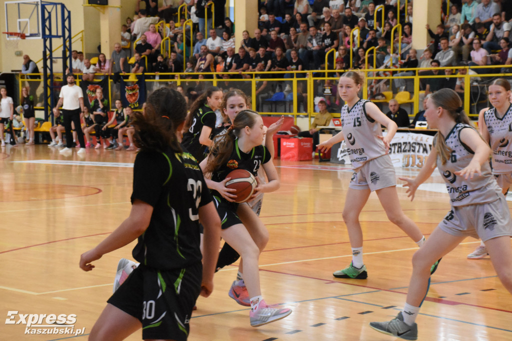 Finałowy Mecz turnieju U13 kobiet w Sierakowicach