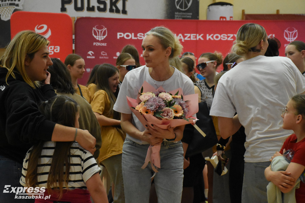 Finałowy Mecz turnieju U13 kobiet w Sierakowicach