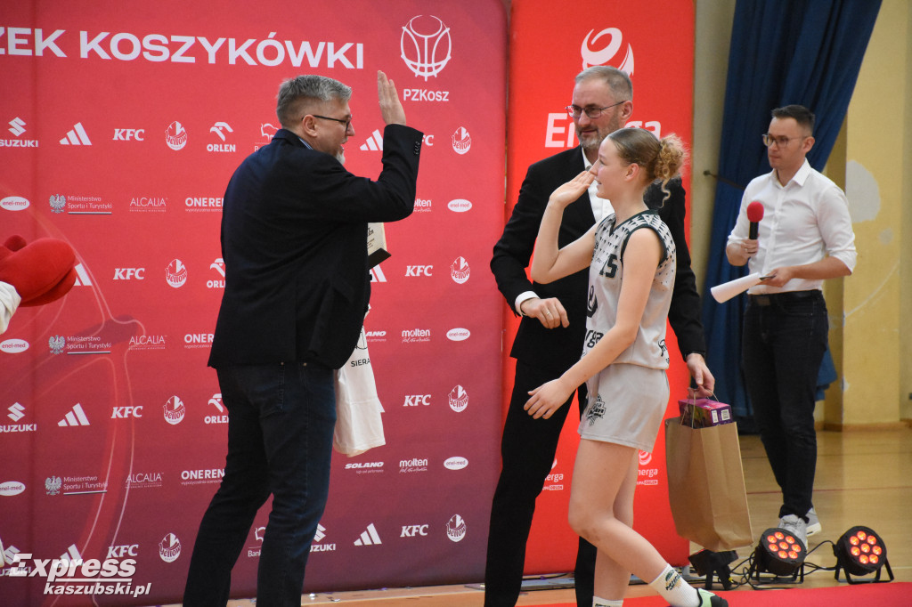 Finałowy Mecz turnieju U13 kobiet w Sierakowicach