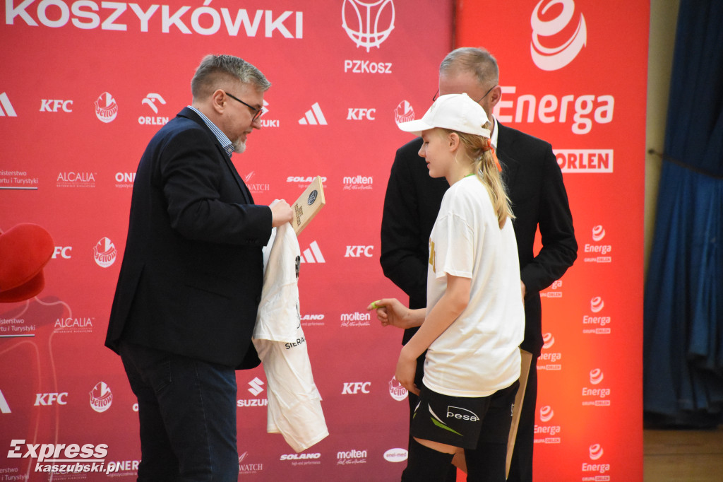 Finałowy Mecz turnieju U13 kobiet w Sierakowicach