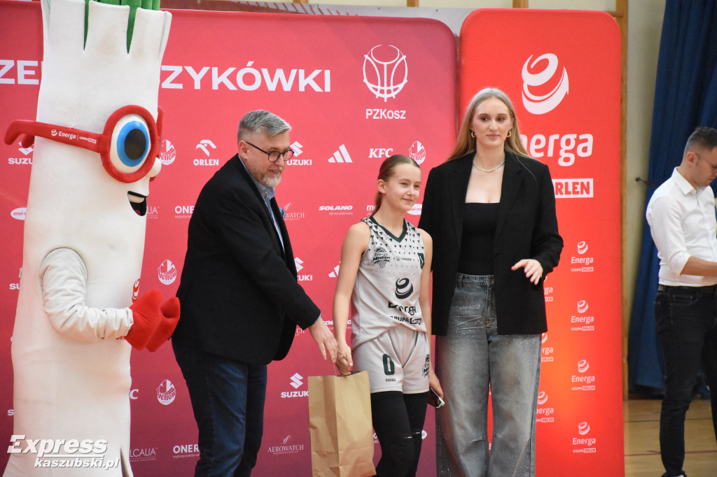 Finałowy Mecz turnieju U13 kobiet w Sierakowicach
