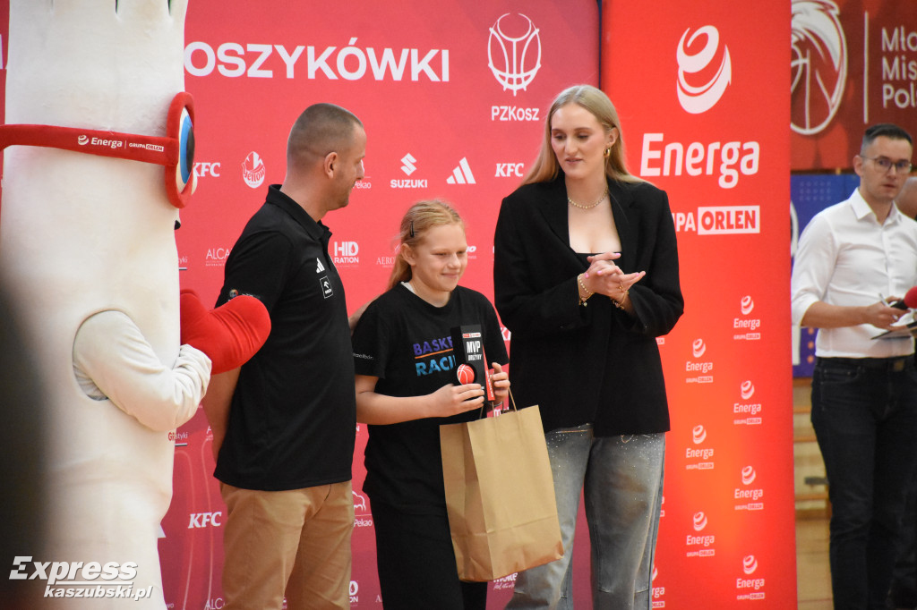 Finałowy Mecz turnieju U13 kobiet w Sierakowicach