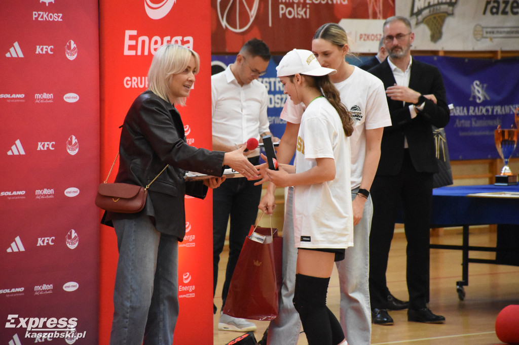 Finałowy Mecz turnieju U13 kobiet w Sierakowicach