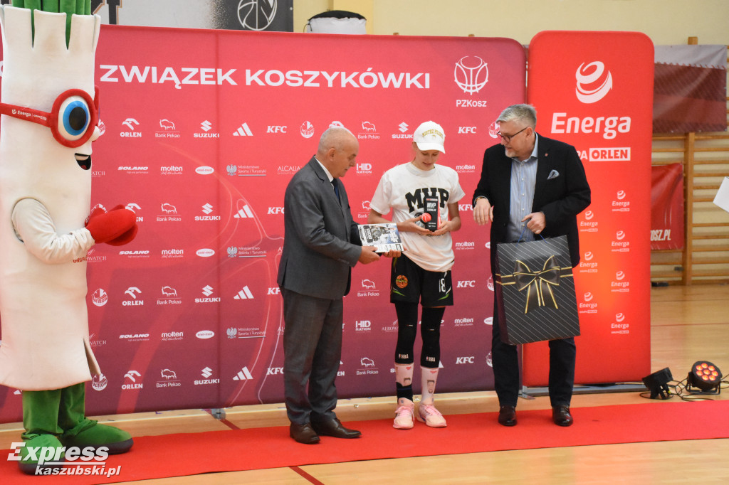 Finałowy Mecz turnieju U13 kobiet w Sierakowicach
