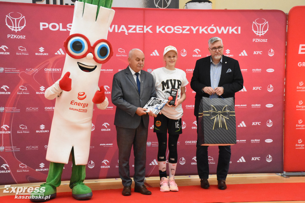 Finałowy Mecz turnieju U13 kobiet w Sierakowicach