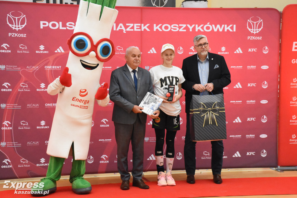 Finałowy Mecz turnieju U13 kobiet w Sierakowicach