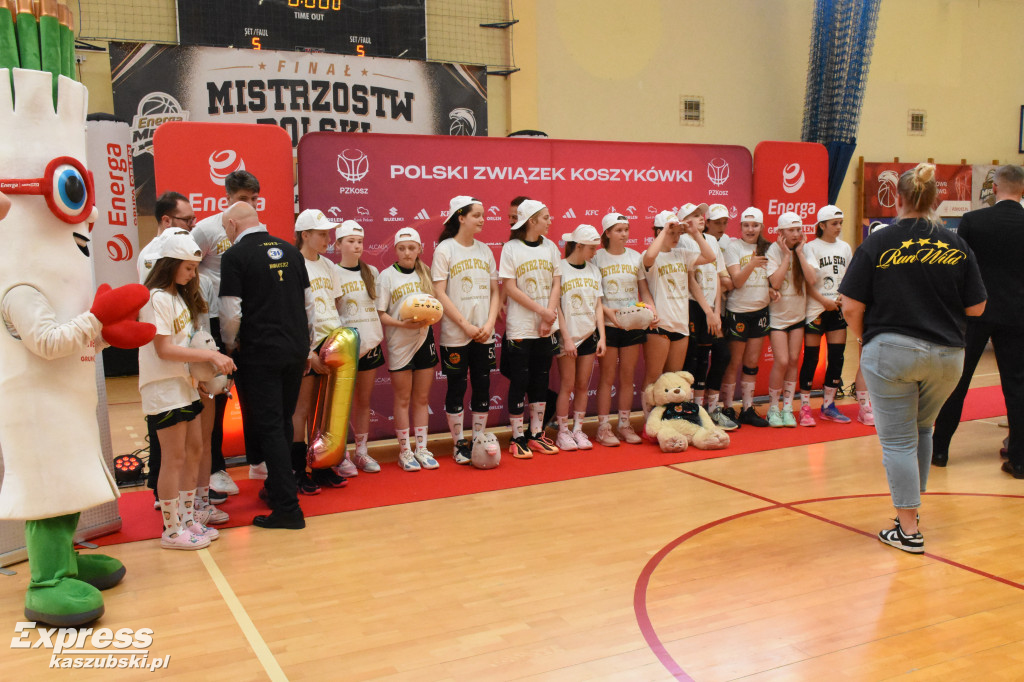 Finałowy Mecz turnieju U13 kobiet w Sierakowicach