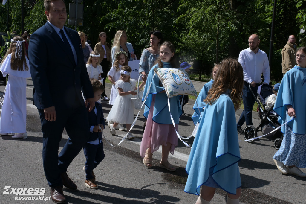 Procesja Bożego Ciała w parafii pw. św. Kazimierza w Kartuzach