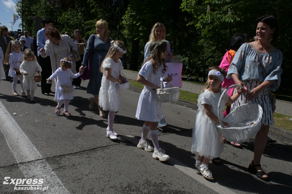 Procesja Bożego Ciała w parafii pw. św. Kazimierza w Kartuzach