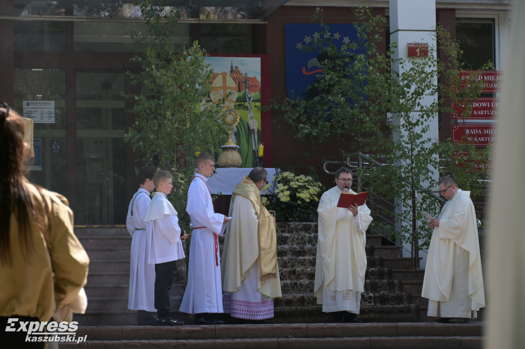 Procesja Bożego Ciała w parafii pw. św. Kazimierza w Kartuzach