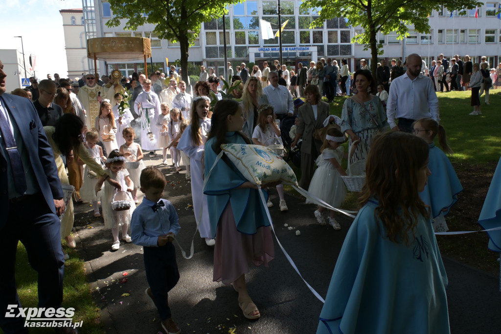 Procesja Bożego Ciała w parafii pw. św. Kazimierza w Kartuzach