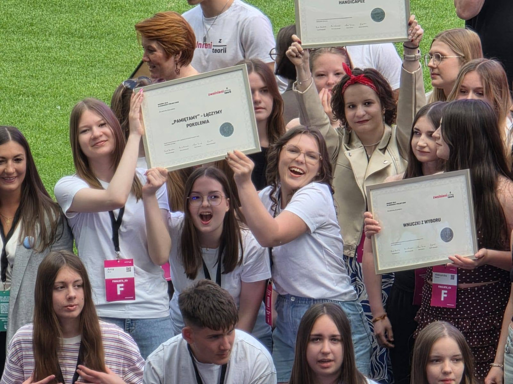 Uczniowie z powiatu kartuskiego nagrodzeni w Zwolnionych z Teorii
