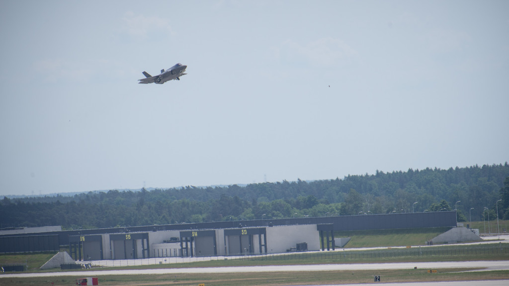 Myśliwce F-35 Husarz nad Polską
