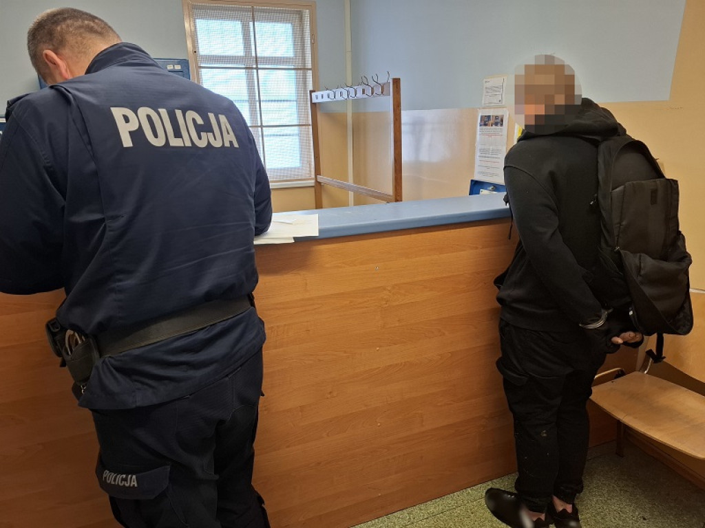 Wypadek koło Łebuni i poszukiwania uciekinierów