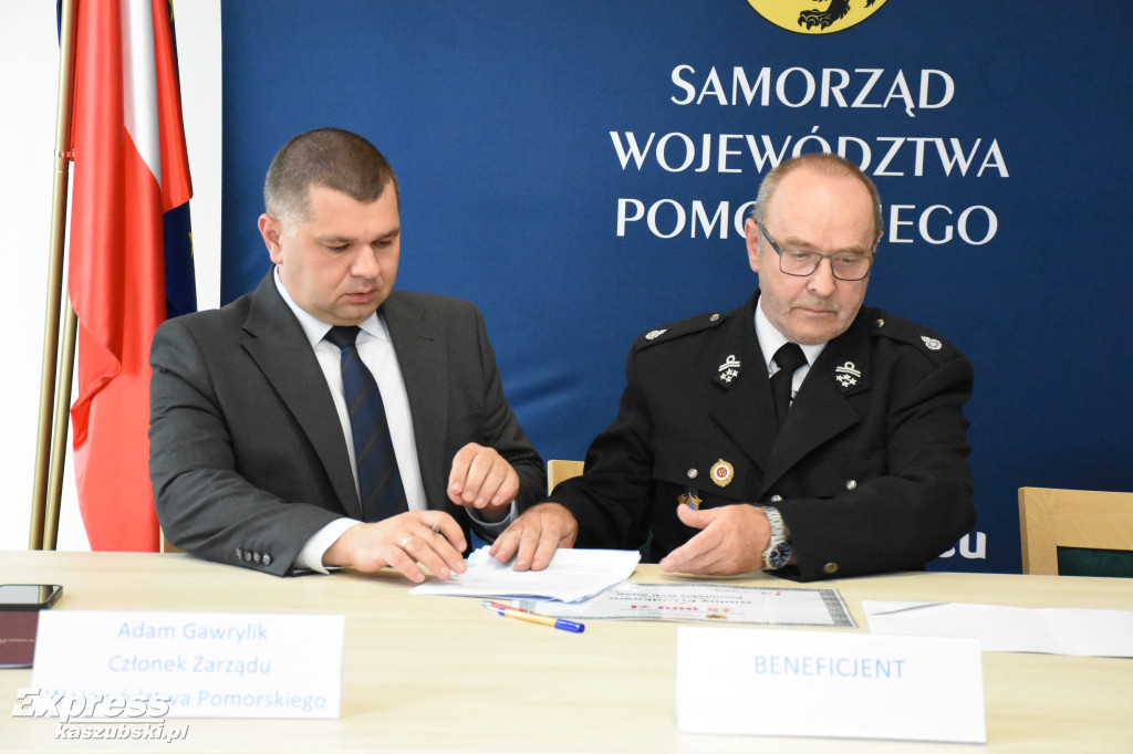 Podpisano umowy na dofinansowanie sprzętu dla OSP