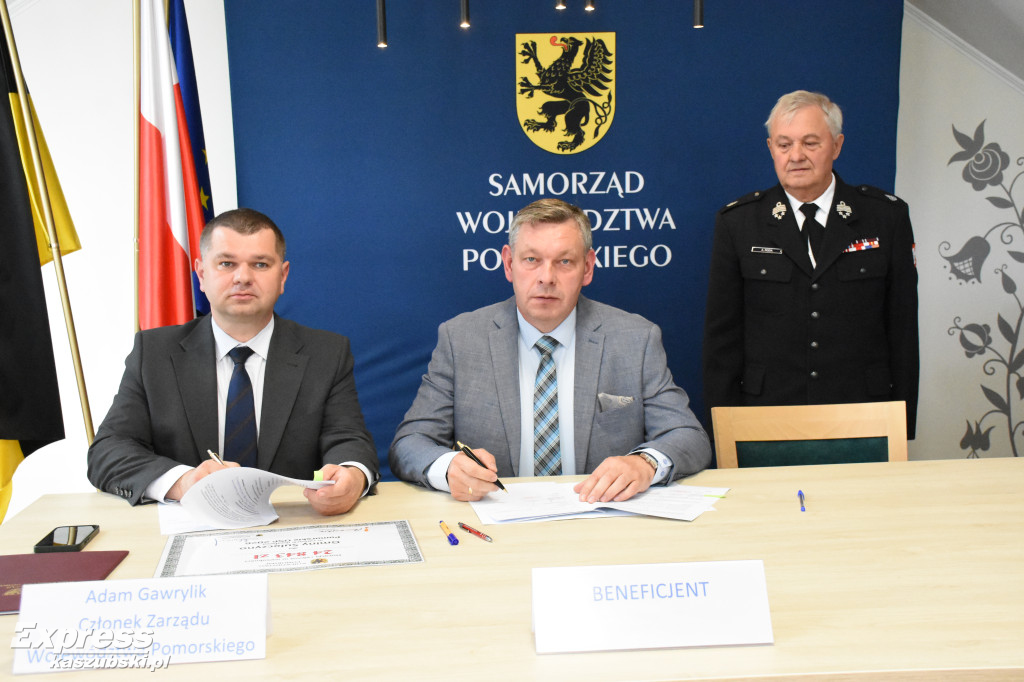 Podpisano umowy na dofinansowanie sprzętu dla OSP