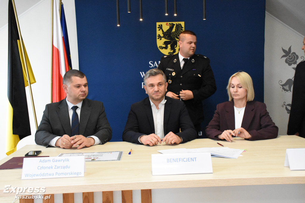 Podpisano umowy na dofinansowanie sprzętu dla OSP
