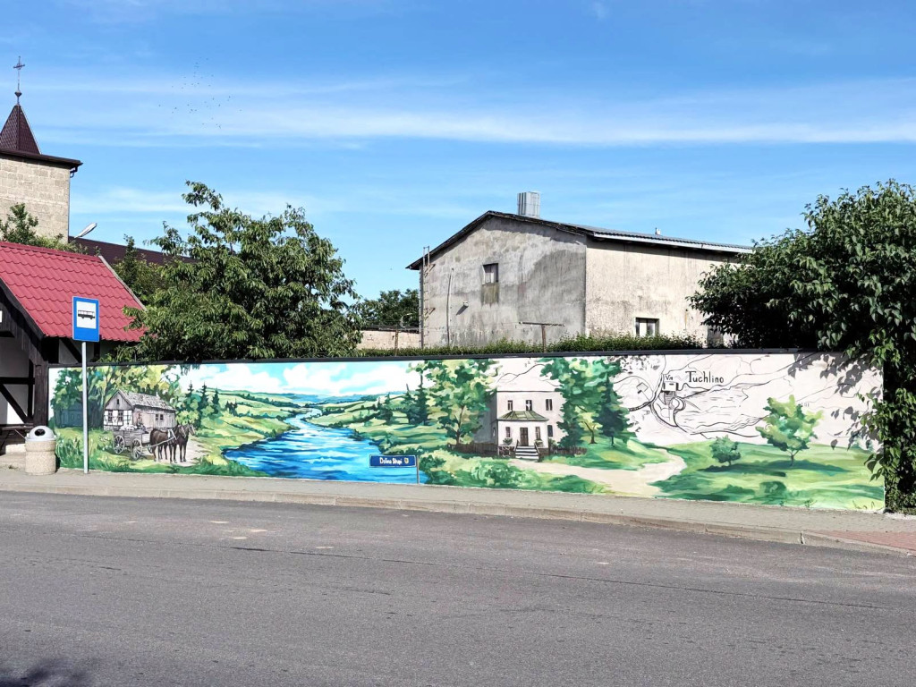 Mural w Tuchlinie w gm. Sierakowice