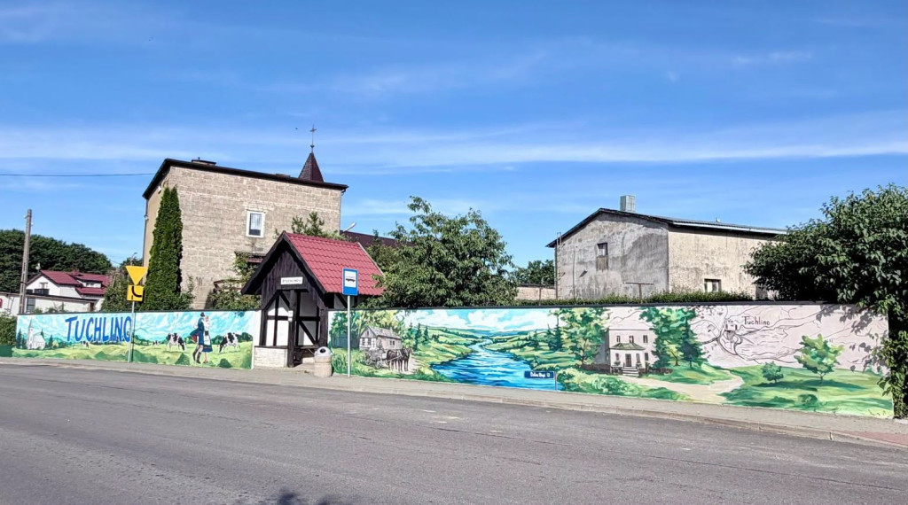 Mural w Tuchlinie w gm. Sierakowice