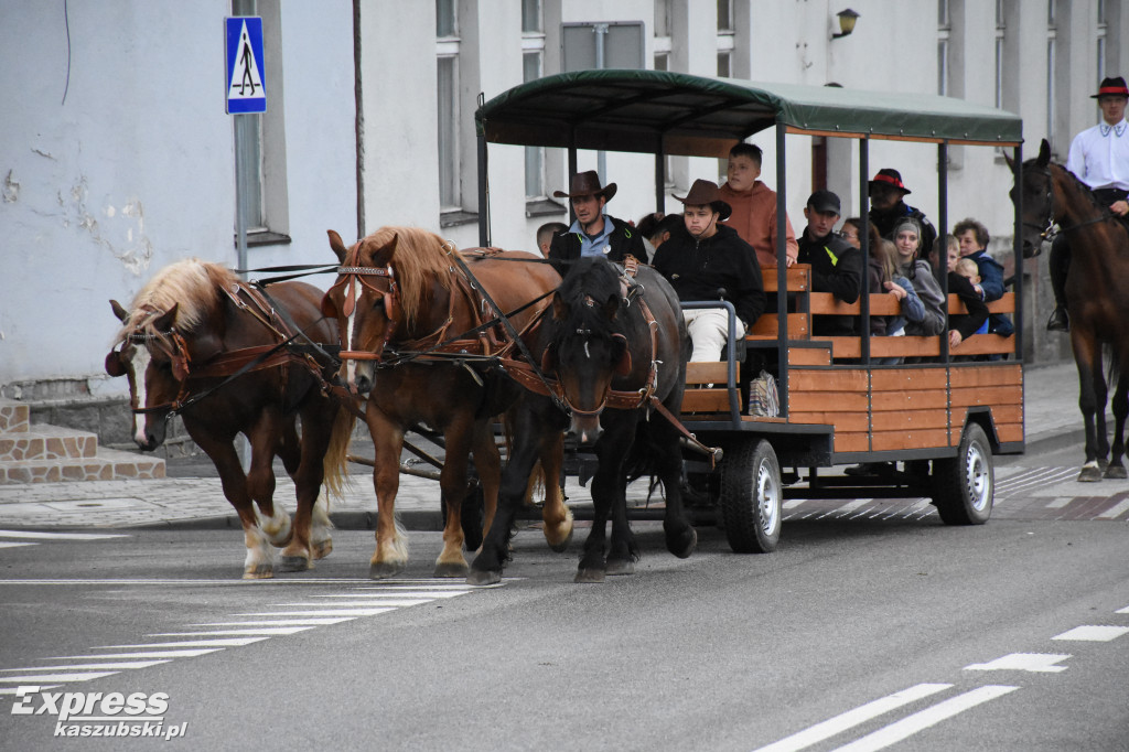 Wielka Parada Wozów i Bryczek w Szymbarku