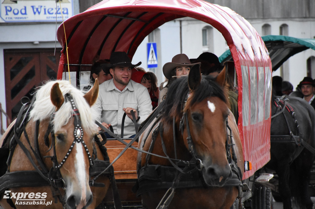 Wielka Parada Wozów i Bryczek w Szymbarku