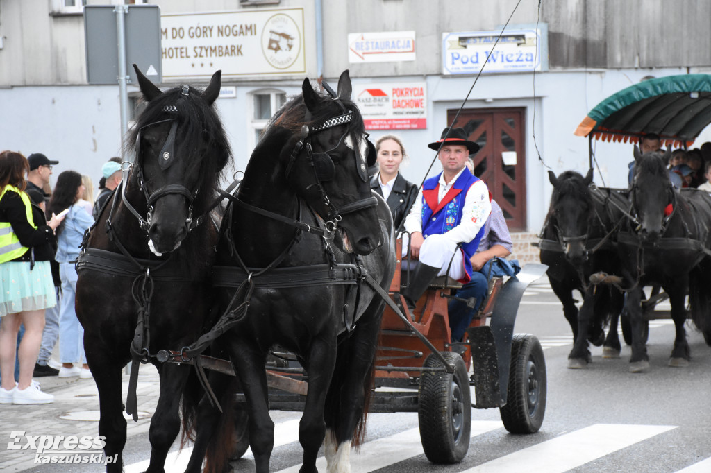 Wielka Parada Wozów i Bryczek w Szymbarku