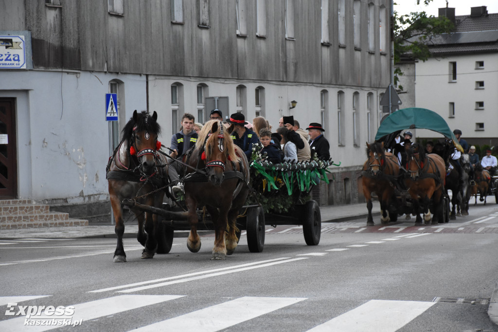 Wielka Parada Wozów i Bryczek w Szymbarku