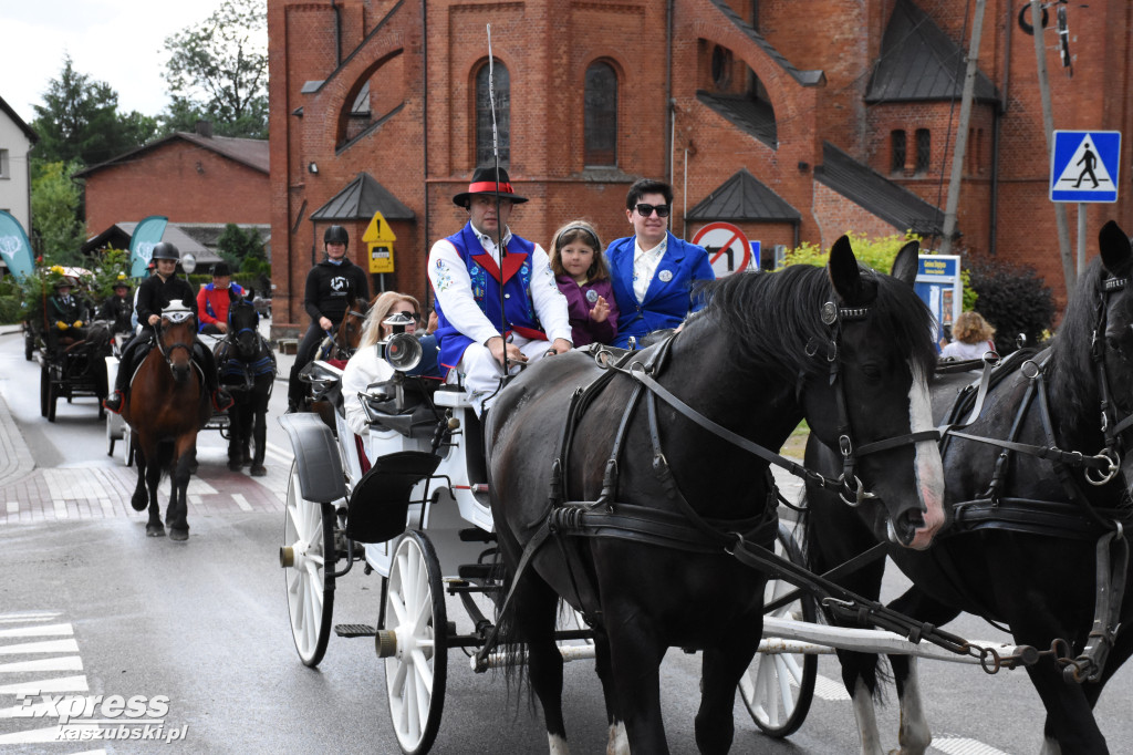 Wielka Parada Wozów i Bryczek w Szymbarku