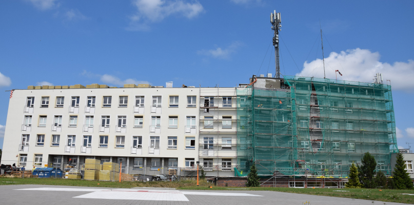Szpital w Kartuzach jest w trakcie termomodernizacji. fot. M. Dzienisz