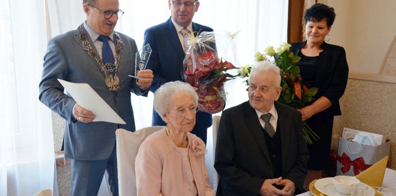  Zofia i Franciszek Wojowscy z Hopów obchodzili w tym roku 70-lecie małżeństwa. fot. Magda Dzienisz